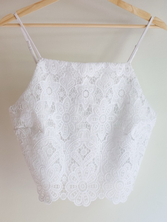 Abercrombie & Fitch Tops - Abercrombie & Fitch White Lace Cropped Camisole M